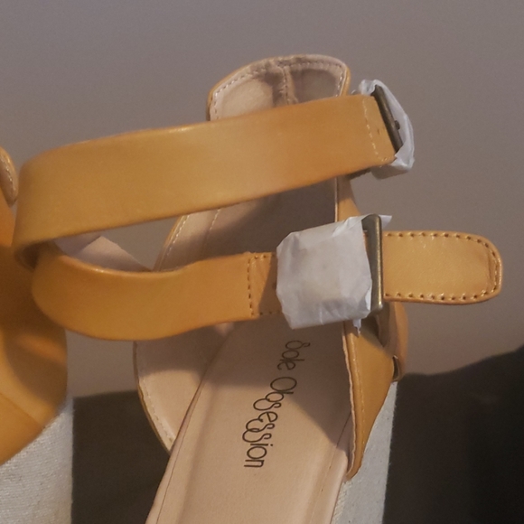 Sandals - Picture 2 of 3